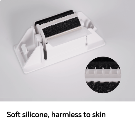 PawSwing AutoComb with soft silicone, designed for gentle grooming and safe for pets' skin.